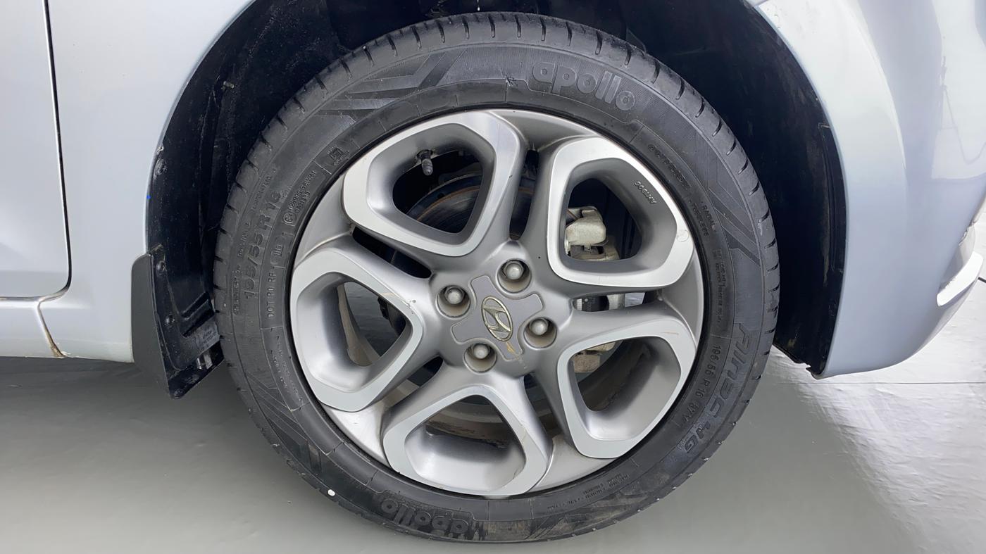 2019 Hyundai Elite i20 1.2  ASTA (O) CVT, Petrol, Automatic, 14,735 km, Right Front Wheel