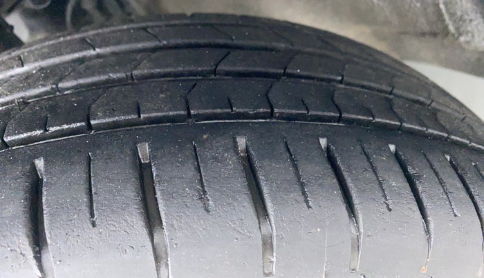 2019 Hyundai Elite i20 1.2  ASTA (O) CVT, Petrol, Automatic, 14,735 km, Left Front Tyre Tread