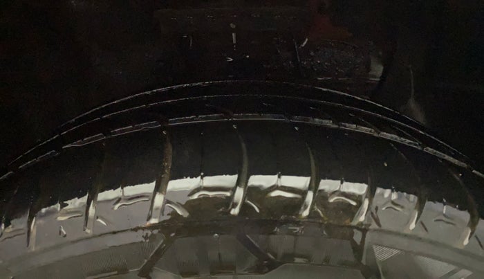 2017 Hyundai Elite i20 ASTA 1.2 DUAL TONE, Petrol, Manual, 1,00,868 km, Right Front Tyre Tread