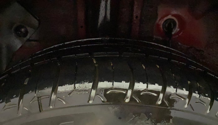 2017 Hyundai Elite i20 ASTA 1.2 DUAL TONE, Petrol, Manual, 1,00,868 km, Right Rear Tyre Tread