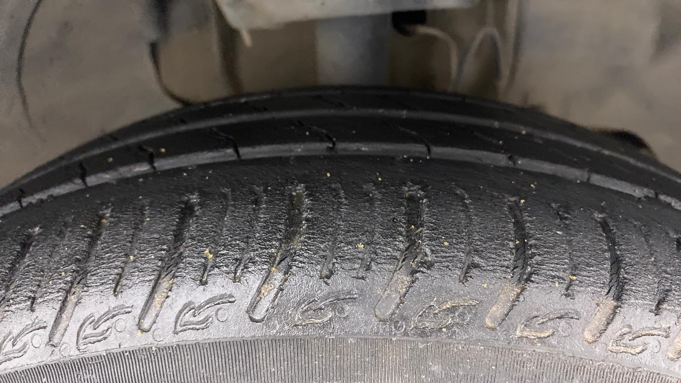 2018 Tata Tiago XZ PETROL, Petrol, Manual, 34,721 km, Right Front Tyre Tread