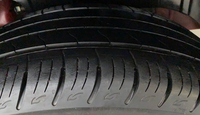 2019 Mahindra XUV300 1.2 W8 OPT, Petrol, Manual, 16,126 km, Left Front Tyre Tread