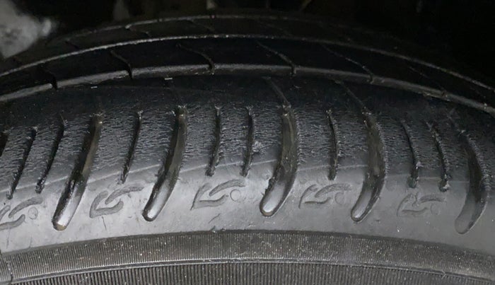 2020 Tata ALTROZ XT 1.2, Petrol, Manual, 27,240 km, Left Front Tyre Tread