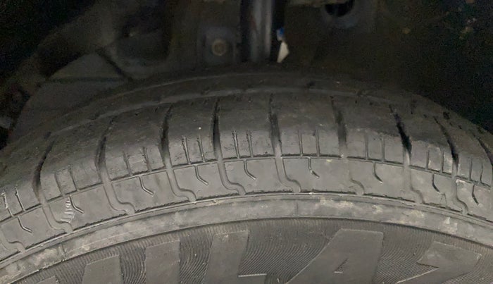 2021 Maruti Dzire VXI, Petrol, Manual, 62,996 km, Left Front Tyre Tread