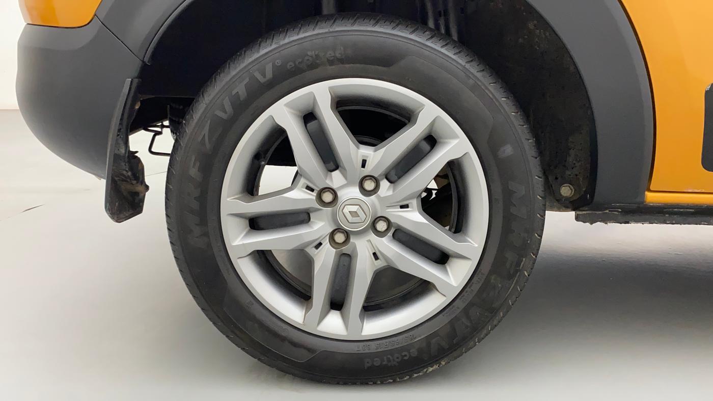 2020 Renault TRIBER RXZ, Petrol, Manual, 17,130 km, Right Rear Wheel