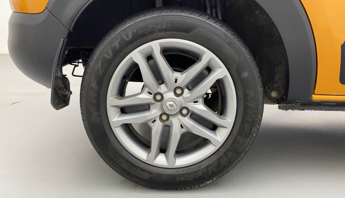 2020 Renault TRIBER RXZ, Petrol, Manual, 17,130 km, Right Rear Wheel