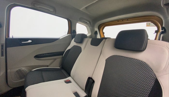 2020 Renault TRIBER RXZ, Petrol, Manual, 17,130 km, Right Side Rear Door Cabin