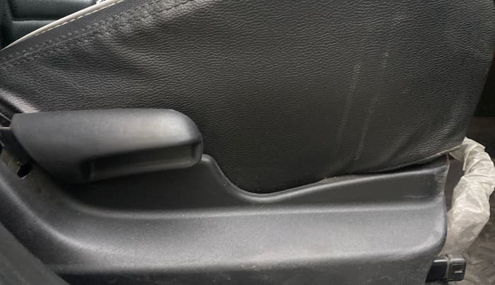 2021 Maruti Vitara Brezza VXI, Petrol, Manual, 62,439 km, Driver Side Adjustment Panel