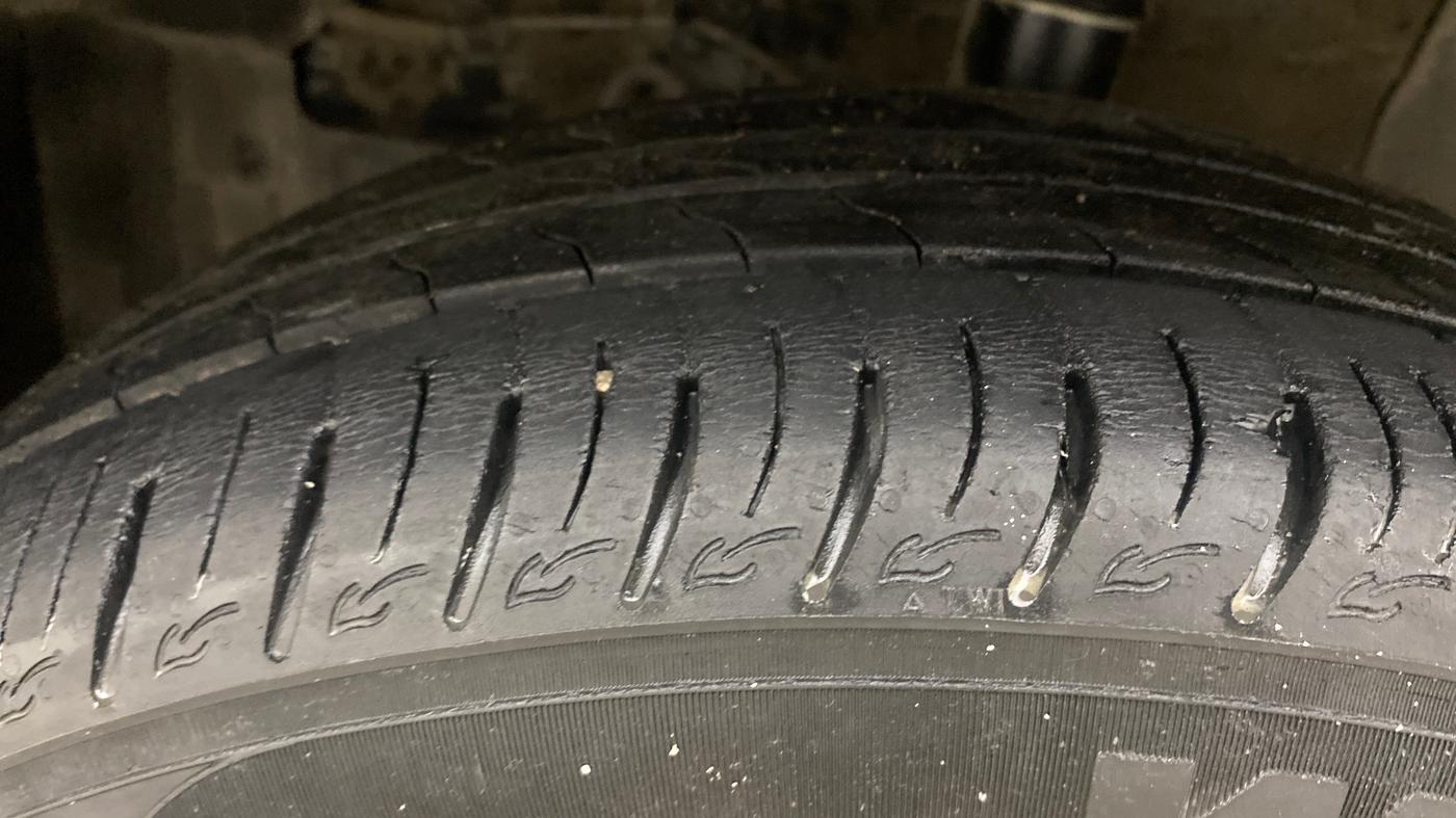 2021 Maruti Vitara Brezza VXI, Petrol, Manual, 62,439 km, Left Front Tyre Tread