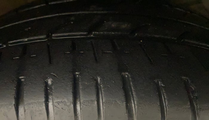 2016 Maruti Baleno ZETA PETROL 1.2, Petrol, Manual, 83,182 km, Right Front Tyre Tread