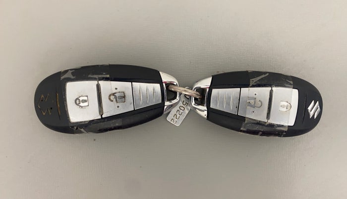 2016 Maruti Baleno ZETA PETROL 1.2, Petrol, Manual, 83,182 km, Key Close Up