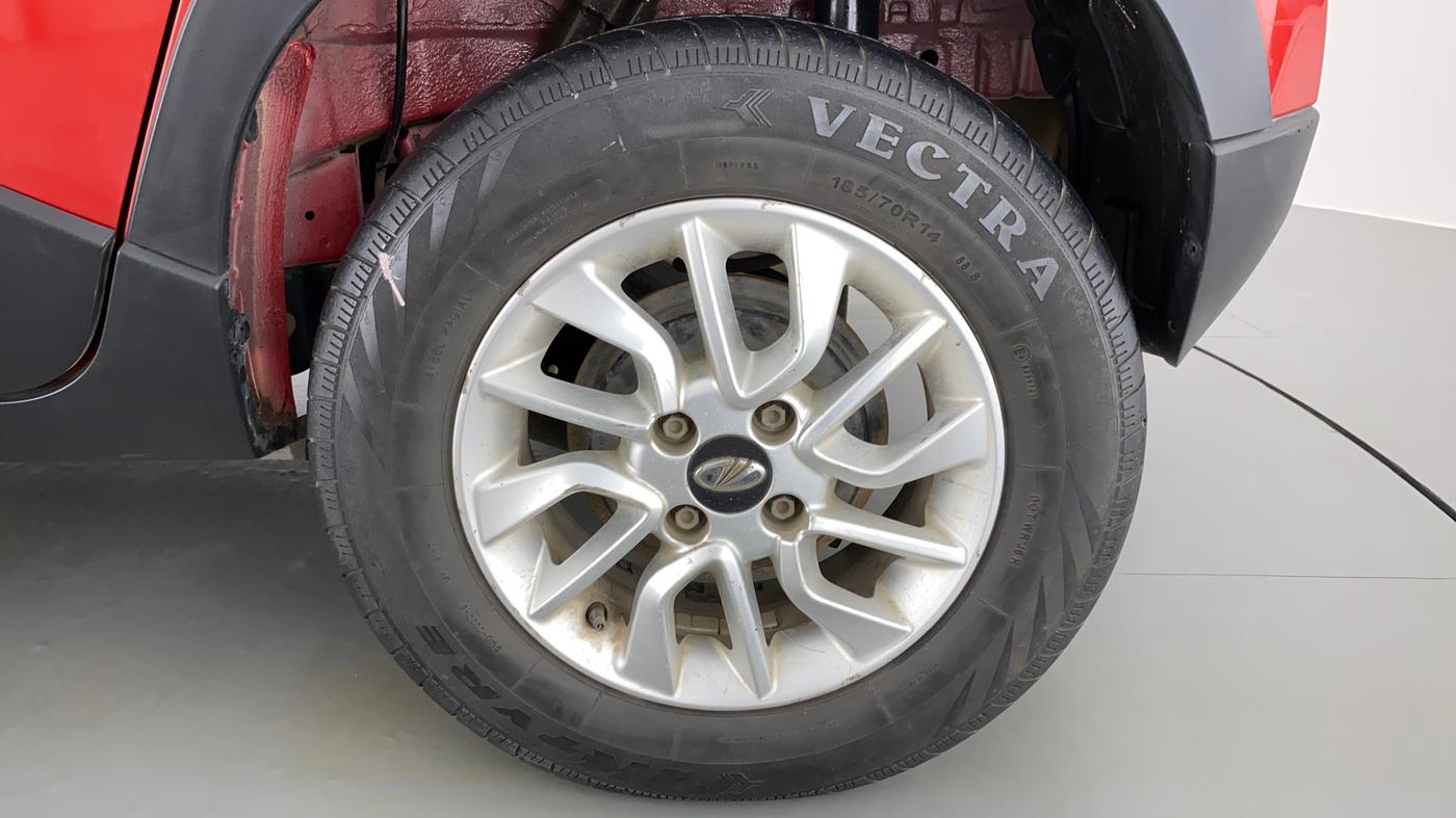 2017 Mahindra Kuv100 K6+ 6 STR, Petrol, Manual, 51,905 km, Left Rear Wheel
