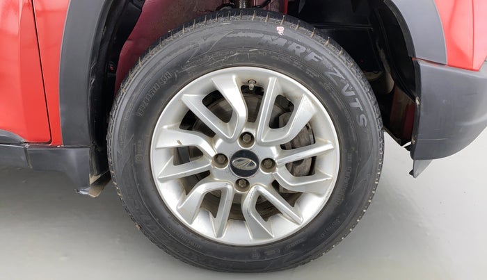 2017 Mahindra Kuv100 K6+ 6 STR, Petrol, Manual, 51,905 km, Right Front Wheel