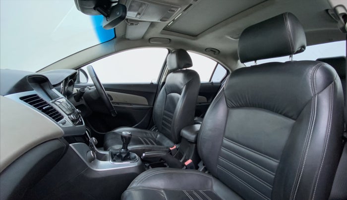 2011 Chevrolet Cruze LTZ, Diesel, Manual, 89,148 km, Right Side Front Door Cabin
