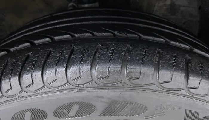 2011 Chevrolet Cruze LTZ, Diesel, Manual, 89,148 km, Right Front Tyre Tread