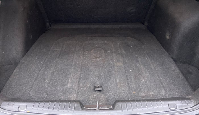 2011 Chevrolet Cruze LTZ, Diesel, Manual, 89,148 km, Boot Inside