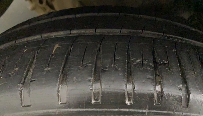 2015 Honda Jazz 1.2L I-VTEC V AT, Petrol, Automatic, 91,800 km, Left Front Tyre Tread