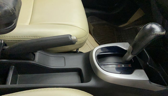 2015 Honda Jazz 1.2L I-VTEC V AT, Petrol, Automatic, 91,800 km, Gear Lever