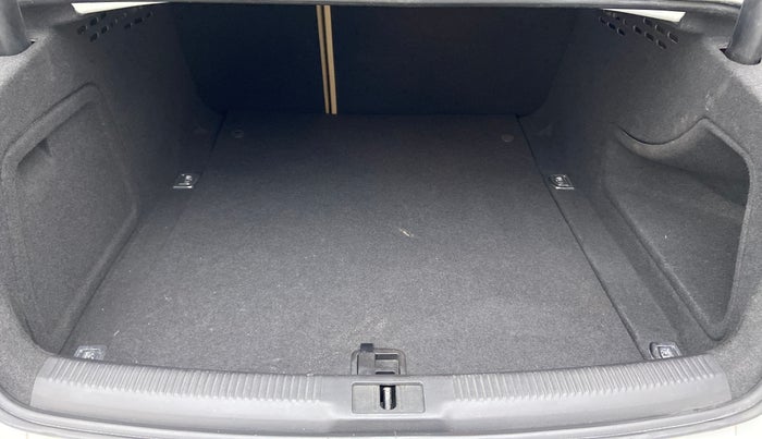 2014 Audi A4 2.0 TDI 174BHP, Diesel, Automatic, 44,779 km, Boot Inside