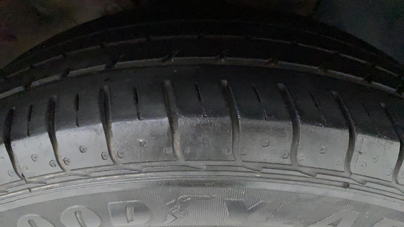 2014 Hyundai Elite i20 SPORTZ (O) 1.2, Petrol, Manual, 64,586 km, Right Front Tyre Tread