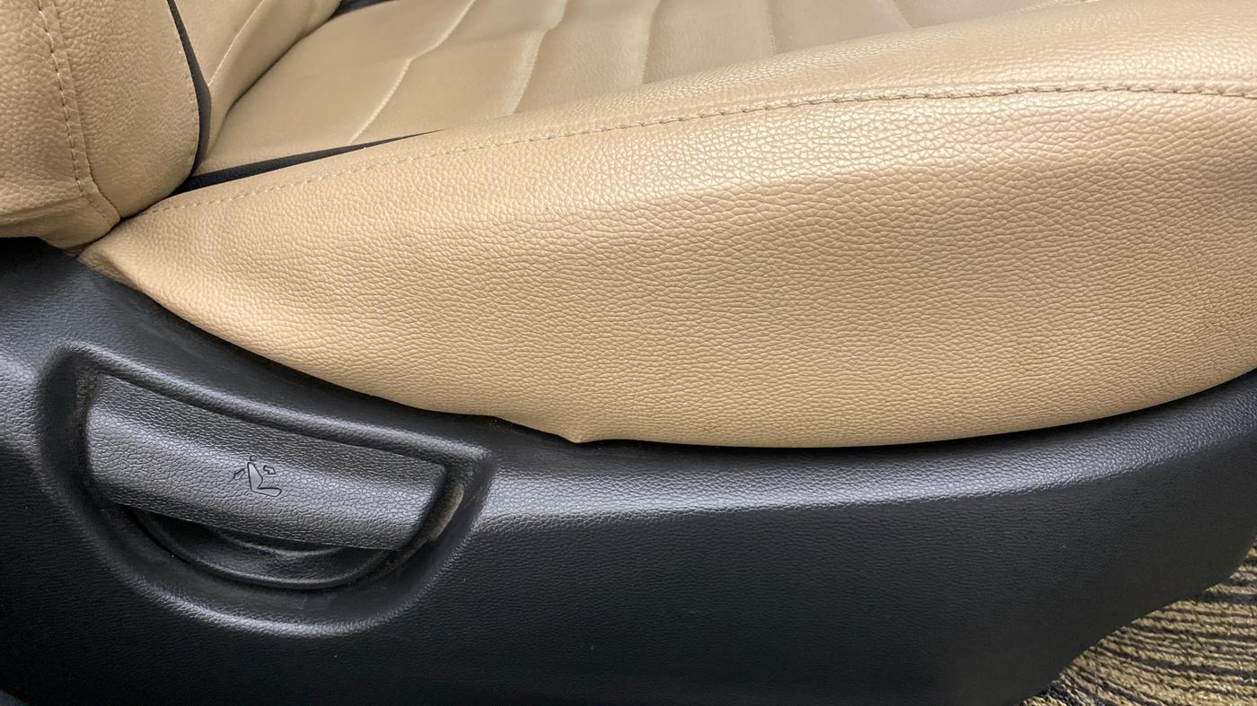 2019 Hyundai Grand i10 SPORTZ 1.2 KAPPA VTVT, Petrol, Manual, 24,748 km, Driver Side Adjustment Panel