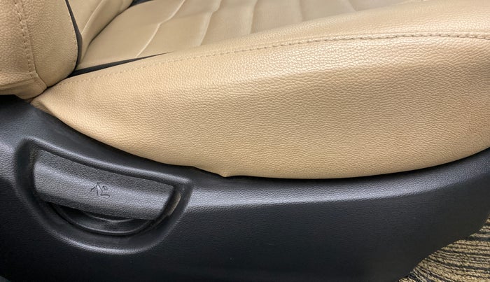 2019 Hyundai Grand i10 SPORTZ 1.2 KAPPA VTVT, Petrol, Manual, 24,748 km, Driver Side Adjustment Panel