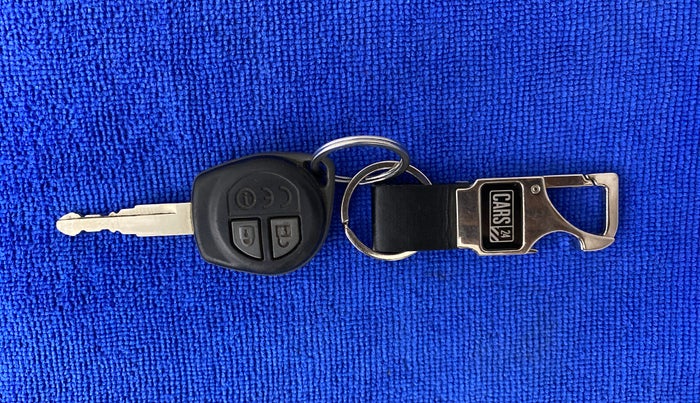 2019 Maruti Dzire VDI, Diesel, Manual, 63,769 km, Key Close Up