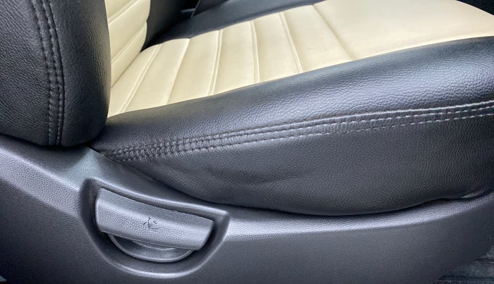 2018 Hyundai Grand i10 MAGNA 1.2 KAPPA VTVT, Petrol, Manual, 21,788 km, Driver Side Adjustment Panel