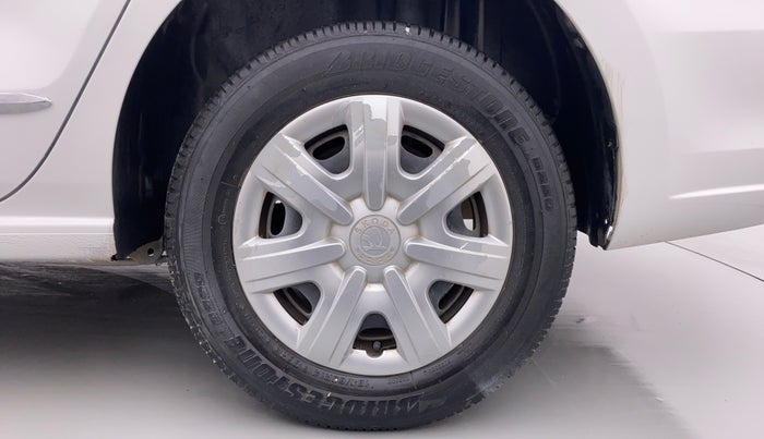 2012 Skoda Rapid AMBITION 1.6 MPFI MT, Petrol, Manual, 91,301 km, Left Rear Wheel