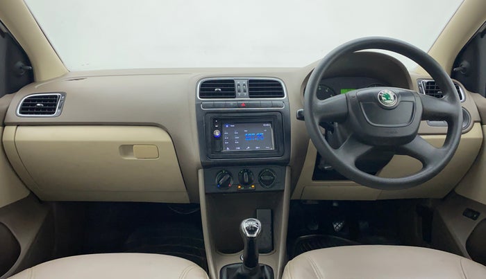 2012 Skoda Rapid AMBITION 1.6 MPFI MT, Petrol, Manual, 91,301 km, Dashboard