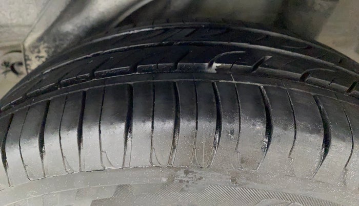 2014 Honda Amaze 1.2L I-VTEC VX AT, Petrol, Automatic, 48,414 km, Left Rear Tyre Tread
