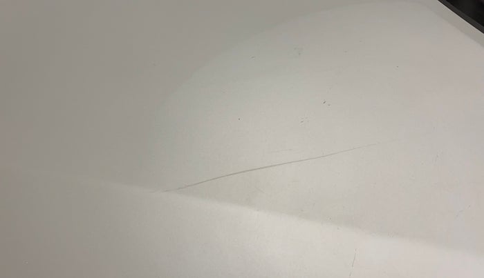 2016 Maruti Swift VXI, Petrol, Manual, 60,812 km, Bonnet (hood) - Minor scratches