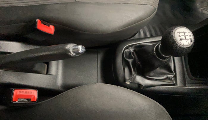 2016 Maruti Swift VXI, Petrol, Manual, 60,812 km, Gear Lever
