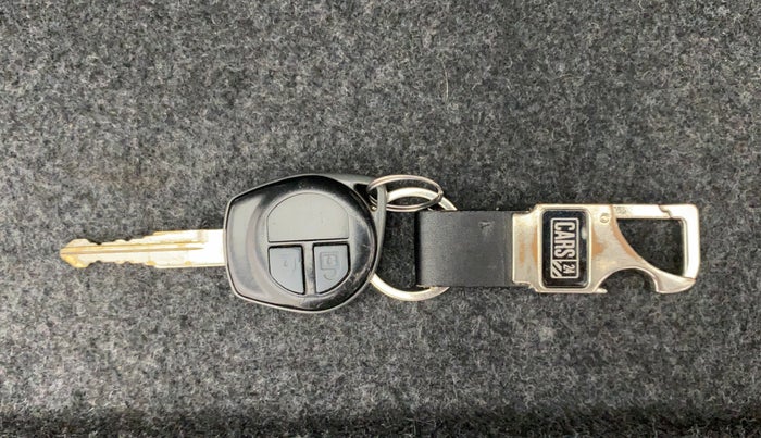 2016 Maruti Swift VXI, Petrol, Manual, 60,812 km, Key Close Up