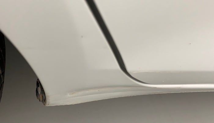 2016 Maruti Swift VXI, Petrol, Manual, 60,812 km, Right running board - Slightly dented