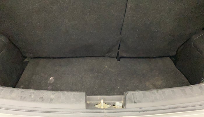 2016 Maruti Swift VXI, Petrol, Manual, 60,812 km, Boot Inside