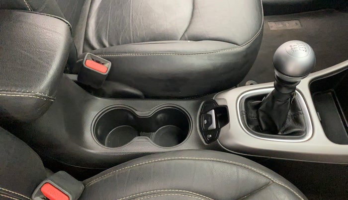 2017 Jeep Compass 2.0 LONGITUDE (O), Diesel, Manual, 63,836 km, Gear Lever