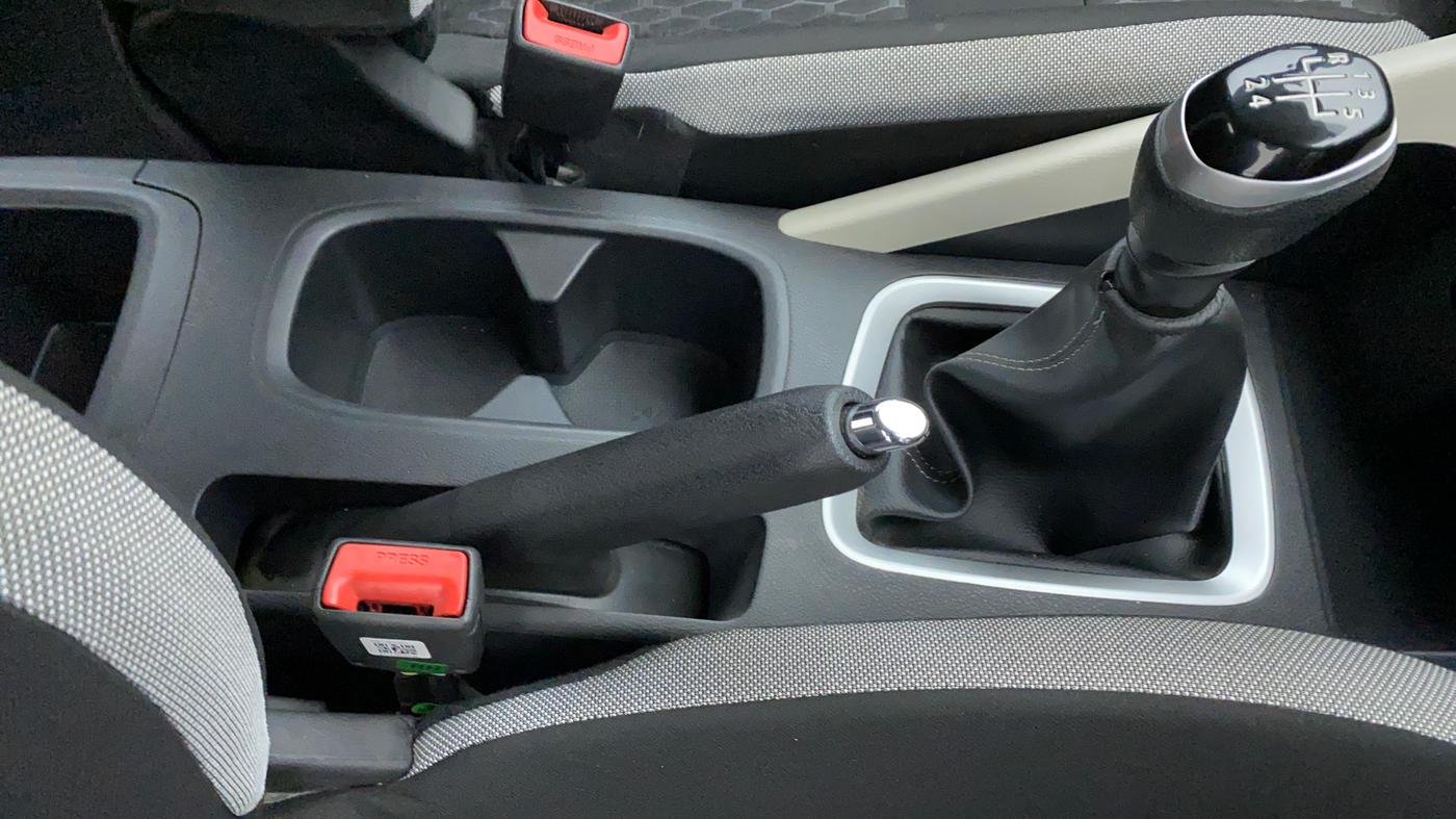 2021 Nissan MAGNITE XV EXECUTIVE, Petrol, Manual, 6,567 km, Gear Lever