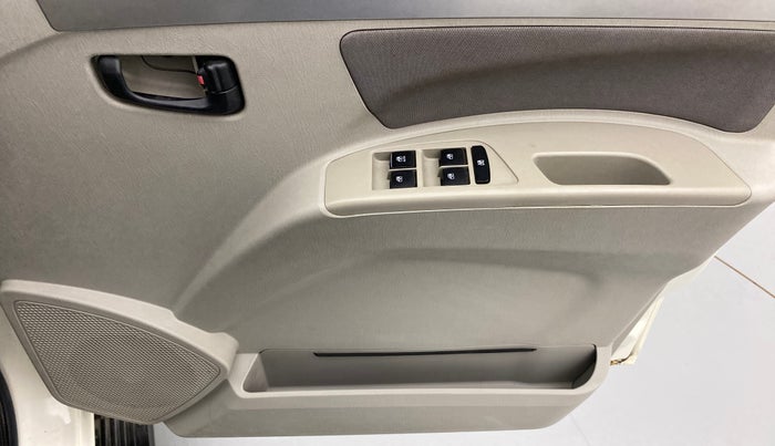 2017 Mahindra Scorpio S10 Intelli Hybrid 2WD, Diesel, Manual, Driver Side Door Panels Control