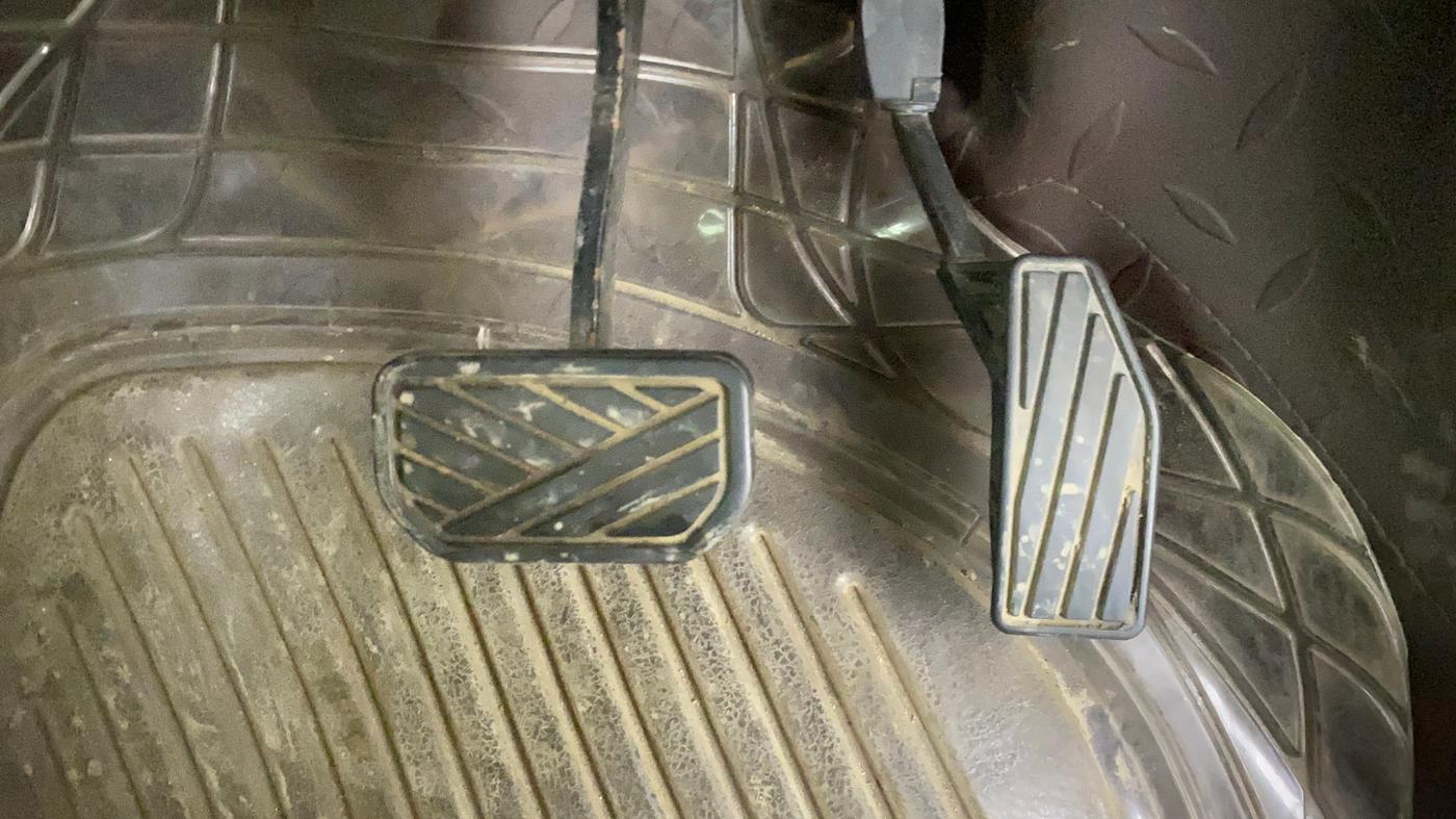 2021 Maruti Ertiga ZXI AT SHVS, Petrol, Automatic, 21,481 km, Pedals