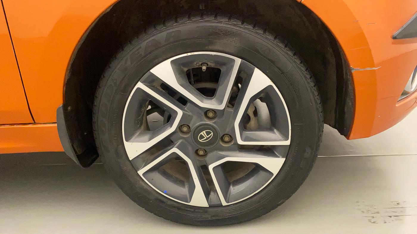 2018 Tata Tiago XZ PLUS PETROL, CNG, Manual, 36,638 km, Right Front Wheel