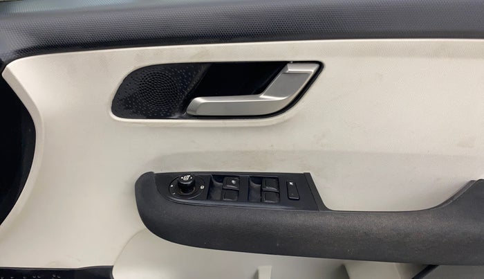 2024 Tata ALTROZ XZA + SUNROOF, Petrol, Automatic, 5,572 km, Driver Side Door Panels Control