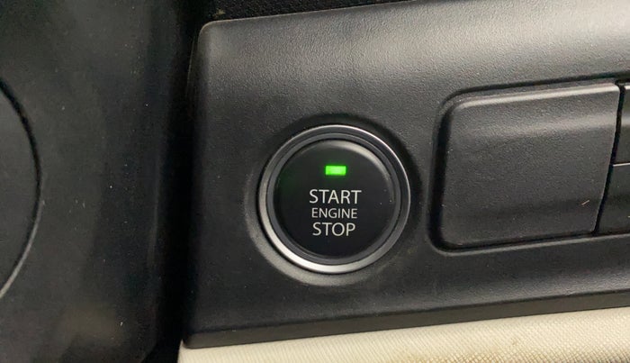 2024 Tata ALTROZ XZA + SUNROOF, Petrol, Automatic, 5,572 km, Keyless Start/ Stop Button