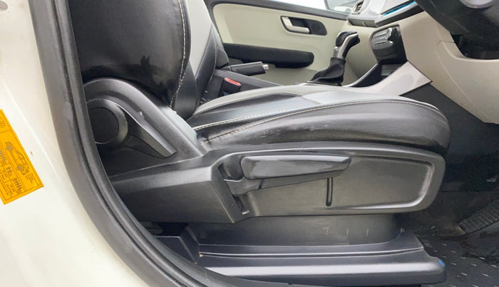 2024 Tata ALTROZ XZA + SUNROOF, Petrol, Automatic, 5,572 km, Driver Side Adjustment Panel