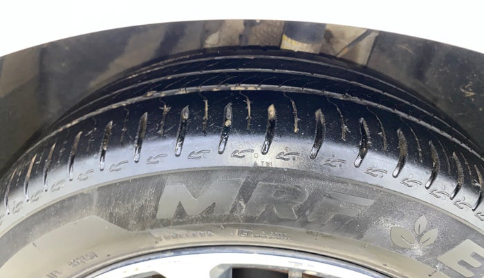 2024 Tata ALTROZ XZA + SUNROOF, Petrol, Automatic, 5,572 km, Left Front Tyre Tread