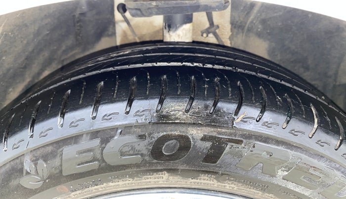 2024 Tata ALTROZ XZA + SUNROOF, Petrol, Automatic, 5,572 km, Right Front Tyre Tread