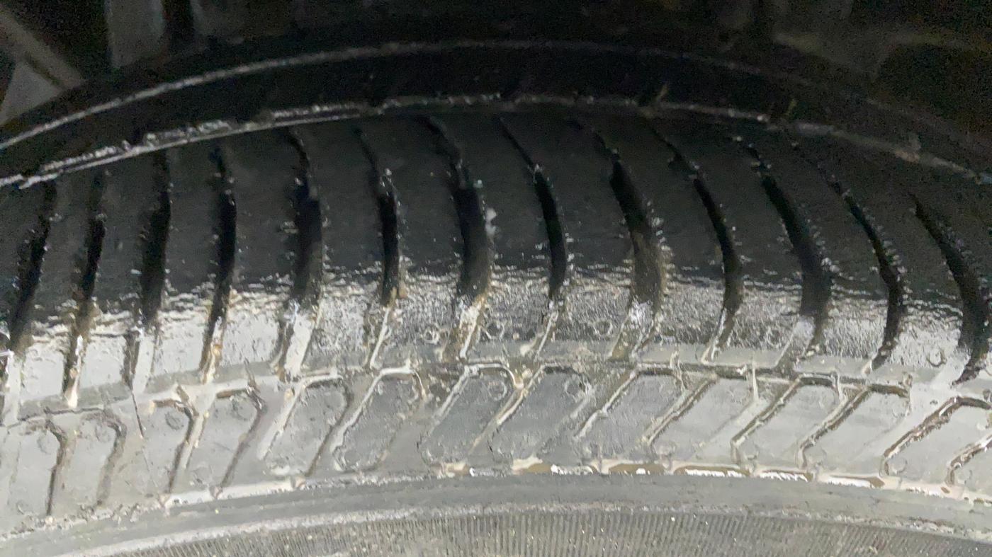 2015 Ford Ecosport 1.5 TITANIUM TI VCT AT, CNG, Automatic, 47,846 km, Left Front Tyre Tread