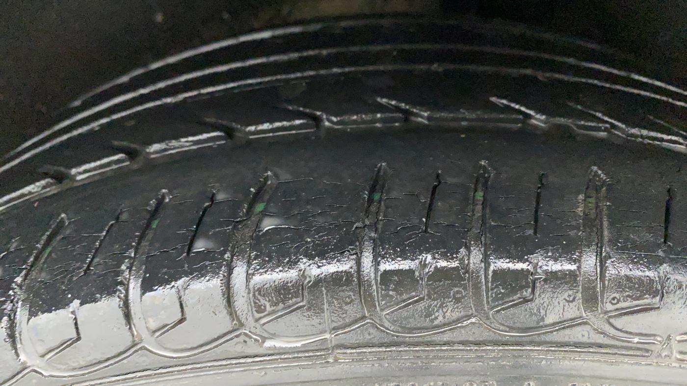 2015 Ford Ecosport 1.5 TITANIUM TI VCT AT, CNG, Automatic, 47,846 km, Left Rear Tyre Tread