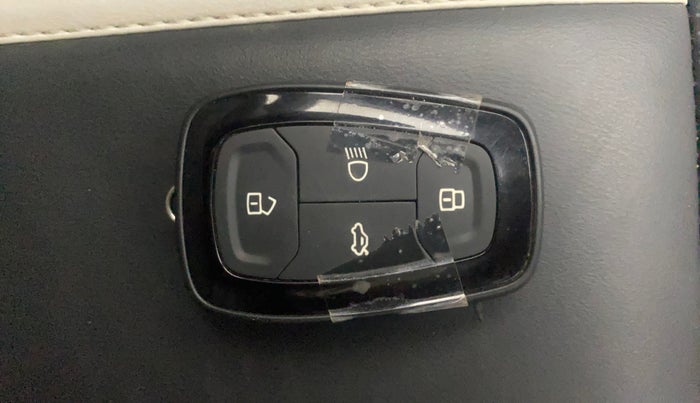 2024 Tata NEXON CREATIVE 1.2 PETROL, Petrol, Manual, 16,763 km, Key Close Up