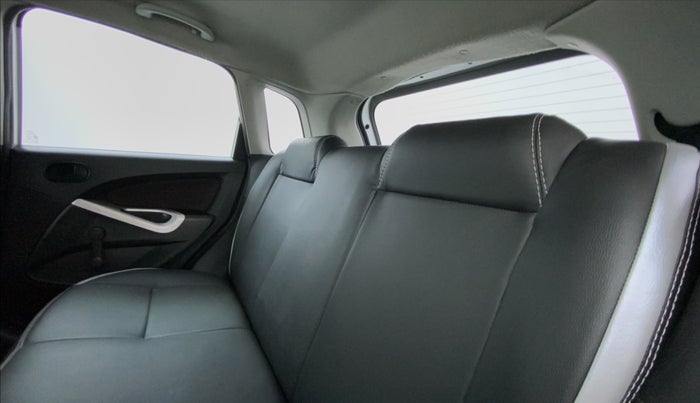 2010 Ford Figo 1.2 TITANIUM DURATEC, Petrol, Manual, 93,174 km, Right Side Door Cabin View